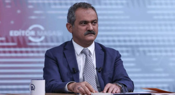 Bakan Özer’den öğretmenleri sevindiren haber: Bu sene atama kesin