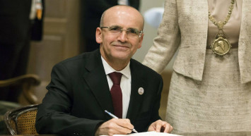 Bakan Şimşek seçim sonrasını işaret etti: ‘Türkiye’ye yönelik pörtföy yatırımlar artacak’