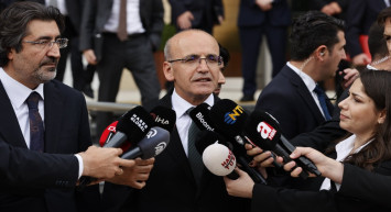 Bakan Şimşek’ten dış borçlanma açıklaması: ‘Maliyetlerimiz önemli ölçüde geriledi’