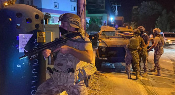 Bakan Soylu acı haberi duyurdu: Mersin polisevine saldırı düzenlendi! 1 polis şehit oldu