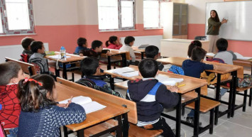 Bakan Tekin’den yeni müfredat açıklaması: ‘Soru hazırlama havuzunun yarısı öğretmenlerimizden seçilecek’