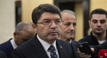 Bakan Tunç’tan flaş derbi açıklaması: ‘İki kulüp tarafından da karşılıklı arbedeler söz konusu’