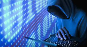 Bakan Uraloğlu Açıklıyor: Türkiye'ye Siber Saldırı Yapılabilir Mi?