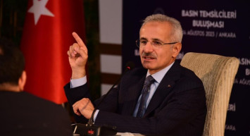 Bakan Uraloğlu: Siber Saldırılardan Korunmak İçin Yerli ve Milli Ürünlerle Çalışıyoruz