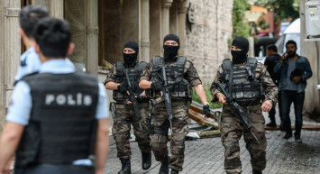 Bakan Yerlikaya açıkladı: Kırmızı bültenle aranan Beratcan Gökdemir örgütü çökertildi