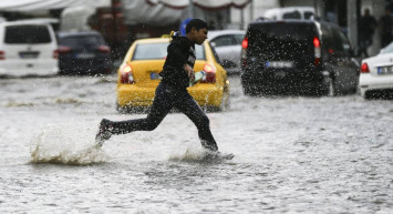 Bakan Yerlikaya vatandaşları uyardı: 7 il için turuncu, 18 il için sarı kod