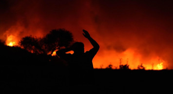 Bakan Yumaklı’dan İzmir açıklaması: 72 yangından 69’u kontrol altına alındı