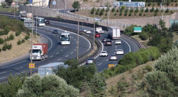 Bakanlık son resmi rakamı duyurdu: Otoyollarda bayram rekoru kırıldı