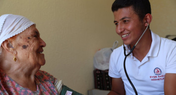 Aile ve Sosyal Hizmetler Bakanlığı açıkladı: Evde bakım maaşlarına zam