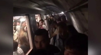 Bakırköy-Kayaşehir Metro Hattı'nda teknik arıza: Yolcular yürüdü, seferler aksadı!