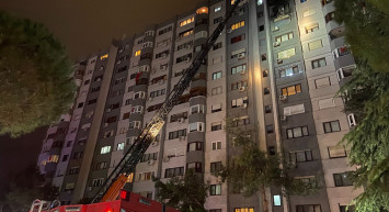 Bakırköy’de apartmanda yangın paniği: Vatandaşlar büyük panik yaşadı