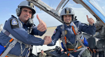 Bakü'de TEKNOFEST heyecanı: AKINCI TİHA, Selçuk Bayraktar'ın kumanda ettiği MiG29 ile kol uçuşu yaptı!
