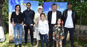 Bal Kaymak film konusu ve oyuncuları