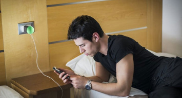 Başucunuza koyduğunuz telefonlarınız sizin baş düşmanınız olabilir!