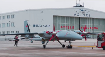 Bayraktar AKINCI’dan füze şov: Hedefleri nokta atışıyla vurdu