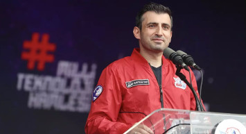 Bayraktar’dan KIZILELMA paylaşımı: "2 ay içinde  prototipleri üretime başlıyor”