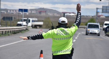 Bayram denetimleri hızla sürüyor: 1 haftada 467 bin araca işlem yapıldı