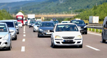 Bayram öncesi Bolu Dağı'nda uzun araç kuyrukları oluştu: Arıza yapan araç sayısı bir hayli fazla!
