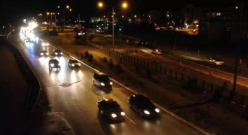 Bayram tatilini değerlendirmek isteyenler yola döküldü: Durma noktasına gelen trafik havadan görüntülendi