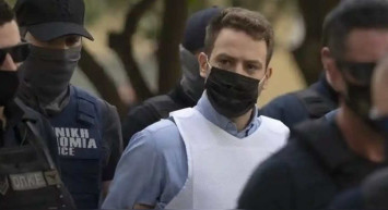 Bebekleri yanındayken eşini elleriyle boğarak öldürdü! Yunanistan'ın konuştuğu cani pilot koca adeta yalvardı