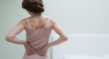 Bel ağrısı neden olur? Evde egzersiz ile bel ağrısı nasıl geçer? Bel ağrısını geçiren 3 pozisyon