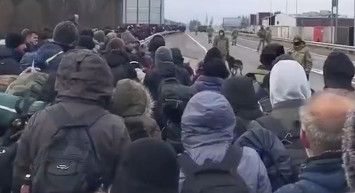 Fransız Siyasetçiden Kan Donduran Açıklama, Mülteciler Donarak Ölebilir Sorun Yok!