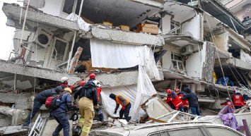 Belçika ve Hollanda’dan takdir toplayan hareket: Kahramanmaraş depremini unutmadılar! Katedral çanında İstiklal Marşı çalındı