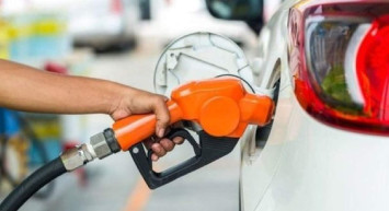 Benzin ve motorinde 6 liralık sürpriz! İndirimler üst üste geldi vatandaş sevindi