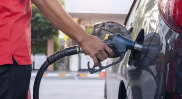 Benzin ve motorine bugün indirim veya zam var mı? Akaryakıt fiyatları güncellendi mi? (26 Ağustos 2024)