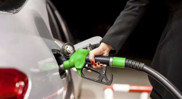 Benzin ve motorine indirim mi geliyor? Araç sahipleri dikkat: Tarih belli oldu! Akaryakıt fiyatlarında kritik gelişme!