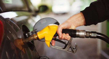 Benzine indirim var mı, motorine indirim geldi mi, Akaryakıt fiyatlarına indirim gelecek mi? Benzine ve otogaza flaş indirim!