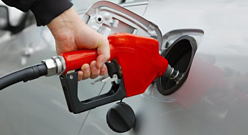 Benzine ve motorine bir zam daha! Adeta rekora koşuyor %200'ü geçecek