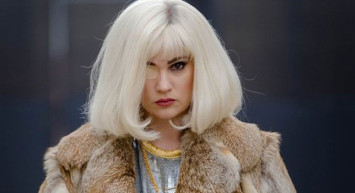 Bergen filminden 40 milyon TL kazandığı iddialarına sinirlenen Farah Zeynep Abdullah sosyal medyadan ateş püskürdü