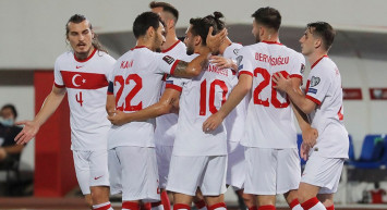 Beşiktaş Cephesinden, Kaan Ayhan Transferinde Dikkat Çeken Açıklamalar Geldi!