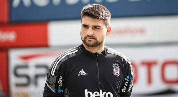 Beşiktaş Forması Giyen Ersin Destanoğlu'ndan Çarpıcı Açıklamalar