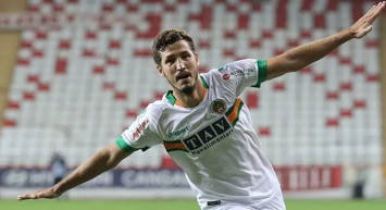 Beşiktaş Salih Uçan'ın Peşinde