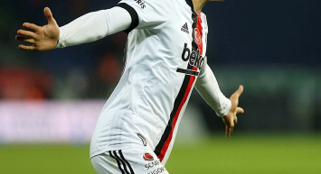 Beşiktaş'ın genç yıldızı Emirhan İlkhan, Trabzonspor derbisinde forma giyemeyecek