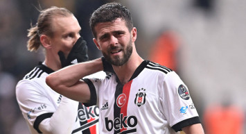Beşiktaş'ın Süper Lig'de Göztepe ile oynadığı maçta yer almayan Miralem Pjanic taraftarları kızdırdı!