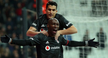 Beşiktaş'ta Atiba Hutchinson Takımla Toplantı Yaptı!