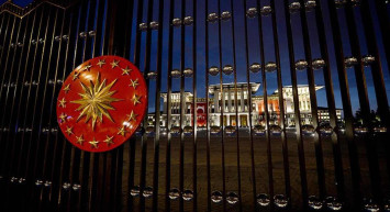 Beştepe önemli 3 konuya ev sahipliği yaptı! 3600 ek gösterge, kripto para ve maaş zamları üzerine önemli kararlar alındı