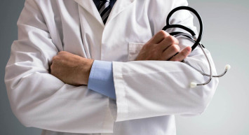 Beyaz miting nedir? Beyaz miting süresince hastaneler açık mı, kapalı mı olacak? Sağlıkta şiddet, düşük ücretler ve kısa randevu süreleri için Beyaz miting gündemde...