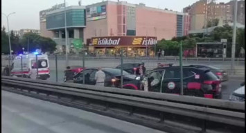 Beylikdüzü'nde 3 aracın karıştığı zincirleme kaza: 1 yaralı