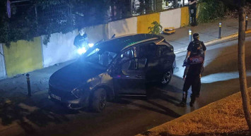 Beylikdüzü’nde dur ihtarına uymayan 2 kişi yakalandı