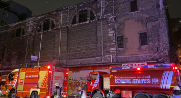 Beyoğlu’nda kilise yangını:  Çok sayıda ölü ve yaralılar var