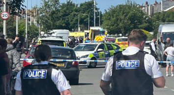 Bıçaklı saldırgan sokakta dehşet saçtı: 2 çocuk hayatını kaybetti, 9 yaralı var