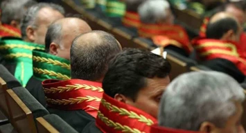 Binlerce hakim ve savcı adayı göreve başlıyor:  Hakim ve savcı atamaları Resmi Gazete'de!