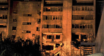 Bir haftada ikinci kez yaşandı: Savaş uçağı yerleşim yerine düştü