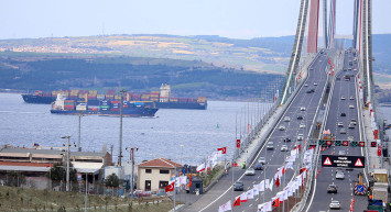 Bir haftalık ücretsiz geçiş süresi sona erdi! 1915 Çanakkale Köprüsü'nden geçen otomobiller ne kadar ücret ödeyecek? Kalem kalem fiyatlar
