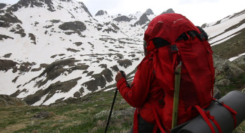 Bir yıldır doğada tek başına yaşıyor: Yöre halkı ona, 'Dağların oğlu' olarak biliyor