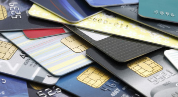 Bireysel kredi kartı harcamalarında rekor! Uzmanlar aşırı borçlanma uyarısında bulundu